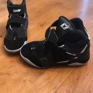 Youth wrestling shoes